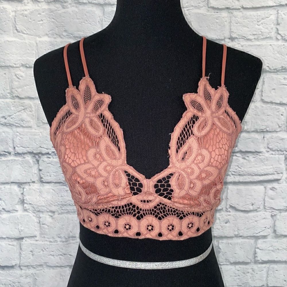 Francesca’s lace criss cross back bralette w/4 adjustable straps sz Med